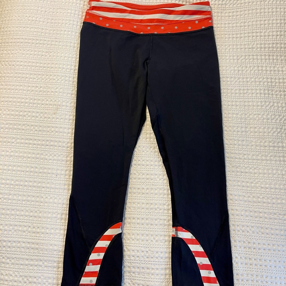 Rare lululemon Seawheeze 2012 Run Inspire tight Sz 6 Fearless Red Stripe…
